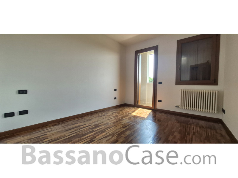 VILLINO A SCHIERA IN AFFITTO A BORSO DEL GRAPPA - Foto 4 di 9