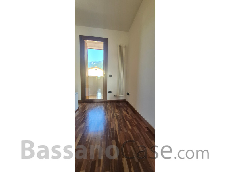 VILLINO A SCHIERA IN AFFITTO A BORSO DEL GRAPPA - Foto 6 di 9