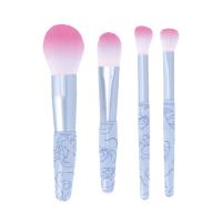SET CUIDADO PERSONAL BROCHAS STITCH 1
