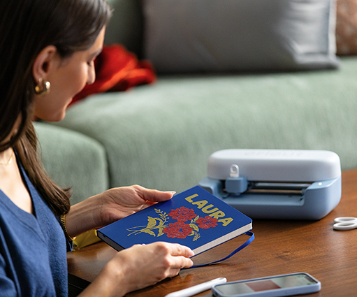 'Gewinne eins von zwei Cricut Joy 2 Essentials Bundles - für Kreativität, die zu dir passt.' Teaserbild