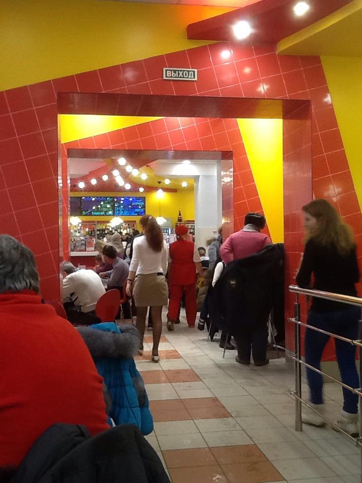 студенческая столовая киров театральная площадь. карла либкнехта 67 киров пиццерия. студенческая 11 ижевск. кафе ленинский район. с пылу с жару кафе.