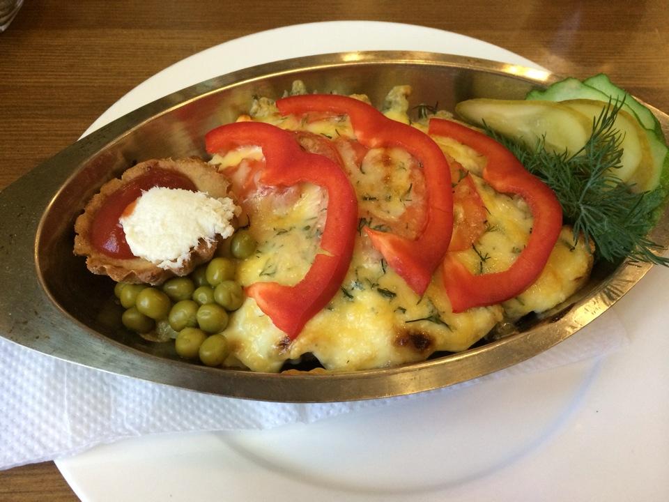 Вкусно покушать в петрозаводске. Вкусно покушать в петрозаводске. Петрозаводск кафе у марифа фото. Му му блюдо. Кафе мороженое петрозаводск олония.