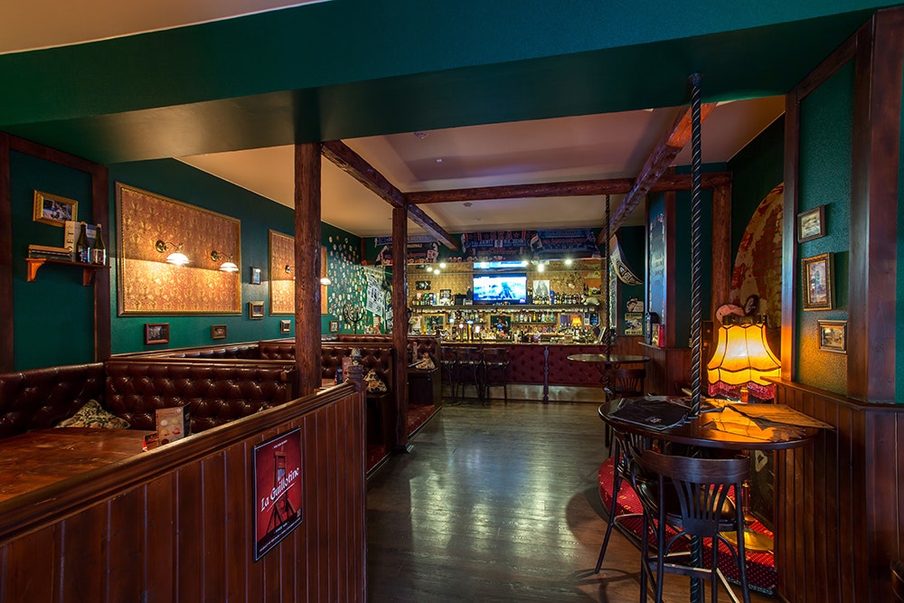 Бар пятилеток. Веранда royal pub. улисс паб интерьер. кировоградская 101 терраса роял паб. бар екатеринбург уралмаш роял паб.
