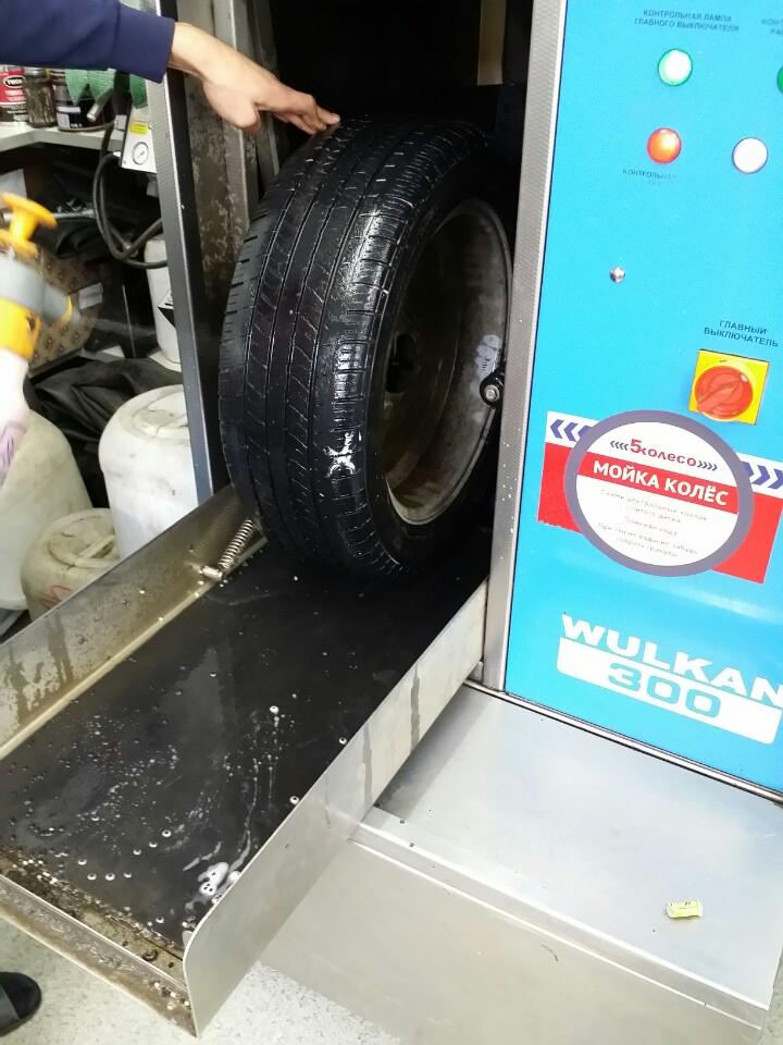 Автоматическая мойка колес торнадо. 5 колес мойка. Автомойка самообслуживания курск. Ремонт боковых порезов шин. Мойка вулкан 200.