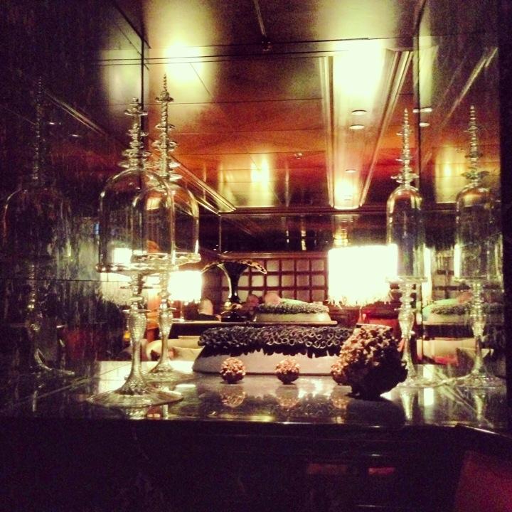 марриотт мальдивы отель. The lounge ссылка. The lounge 18. лобби бар лотте отель москва. Lounge.