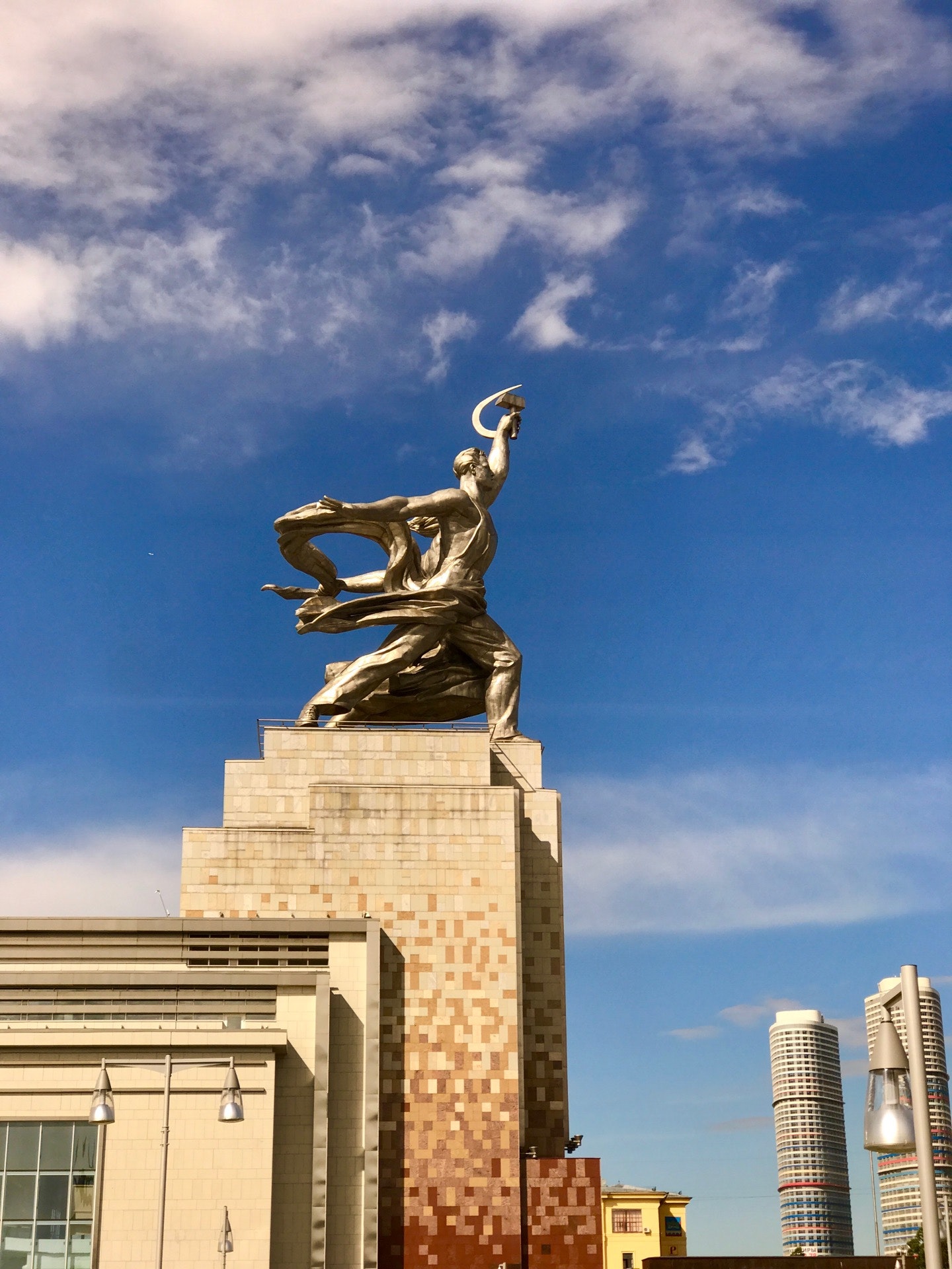 Музейно-выставочный центр «рабочий и колхозница» интерьеры. Смотровая площадка рабочий и колхозница на вднх. Москва монумент «рабочий и колхозница. Павильон рабочий и колхозница, москва. Памятники на вднх в москве.