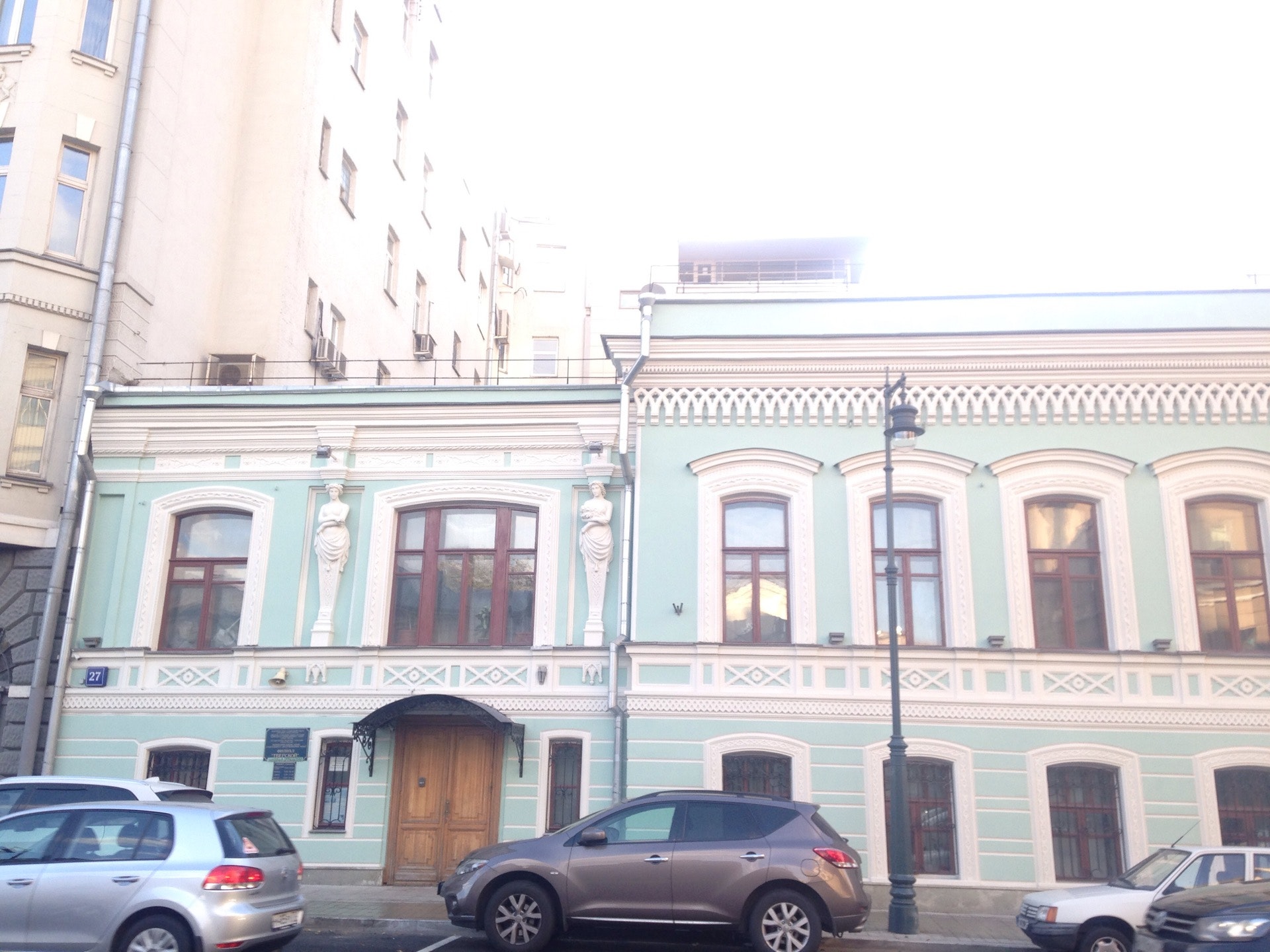 выставочный зал домик чехова. галерея василия нестеренко домик чехова. малая дмитровка 29. картинная галерея василия нестеренко в домике чехова. выставочный зал домик чехова.