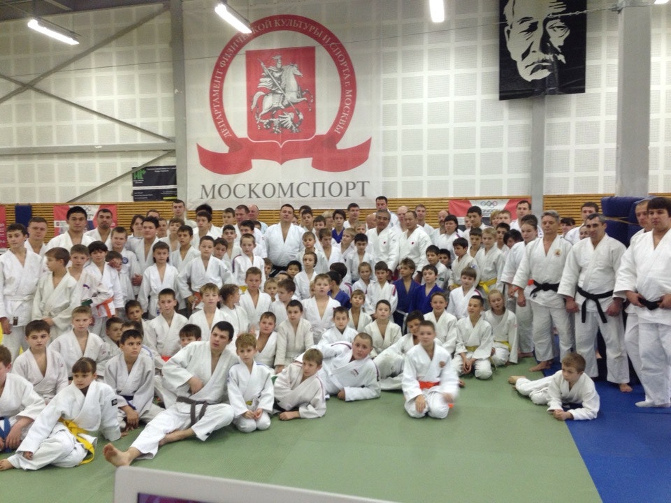 Сдюсшор 9 шаболовка. Великогло тренер дзюдо. Лучшие школы дзюдо. Школа 1174 учителя. Дзюдо школы номер 16 на кубань 24.