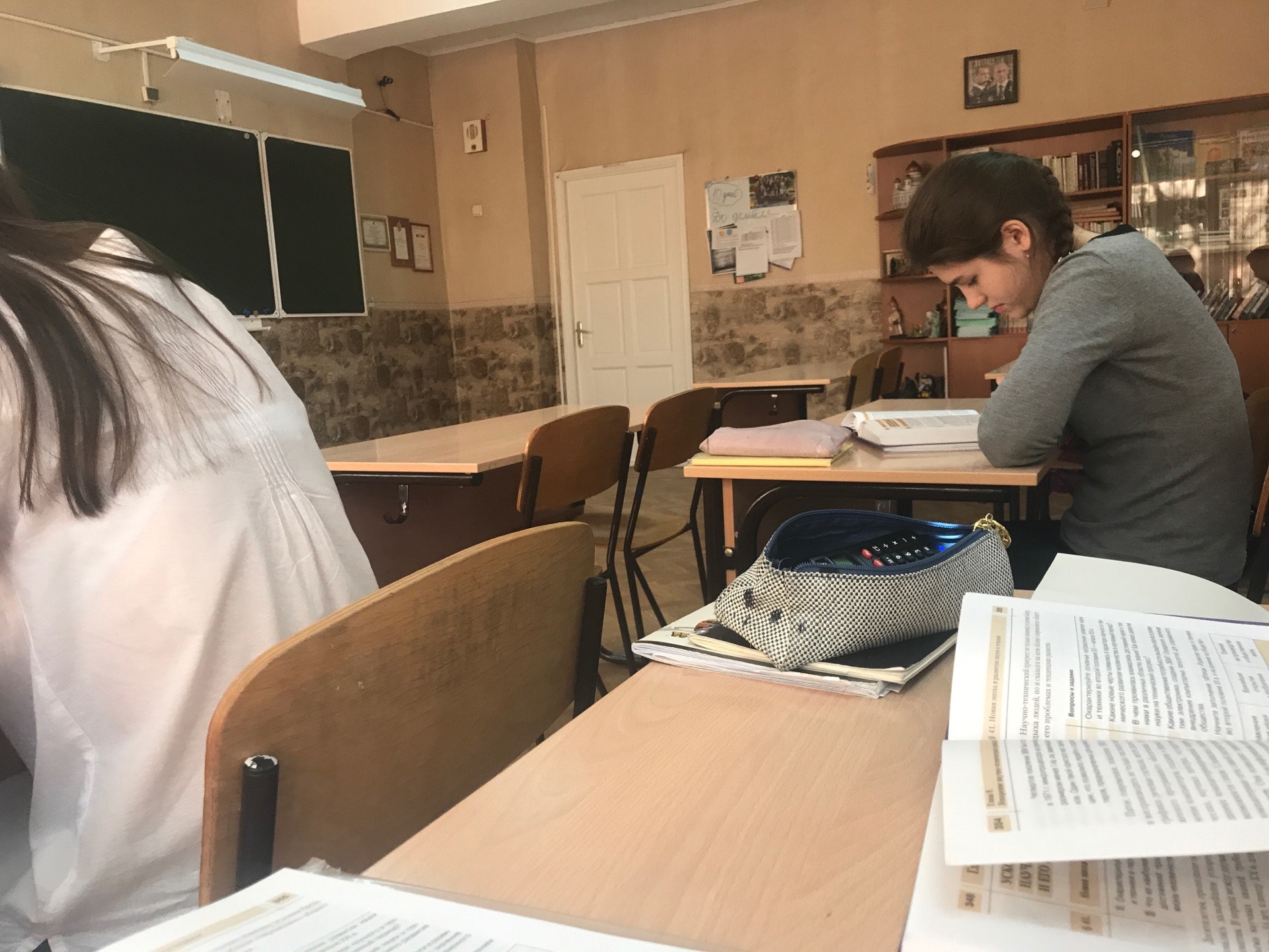 Гимназия номер 1 кисловодск. Гимназия номер 1 кисловодск. Школа 23 мелитополь. Гимназия no 19 ул таубе 15. Гимназия 19 омск.
