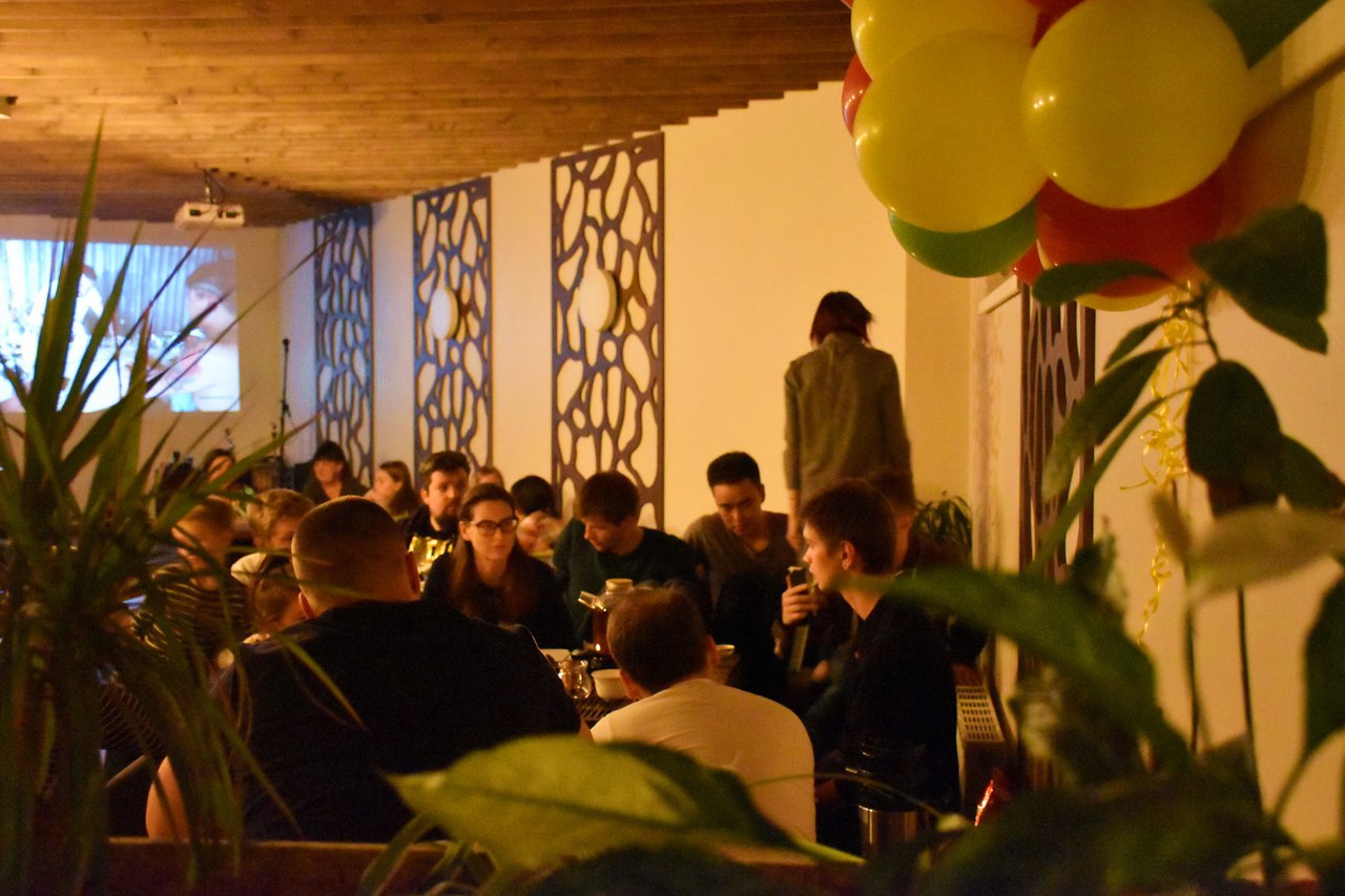 Традиционная йога для начинающих. Йога в кругу женщин. Bonagarden. Бона гарден. Бона гарден.