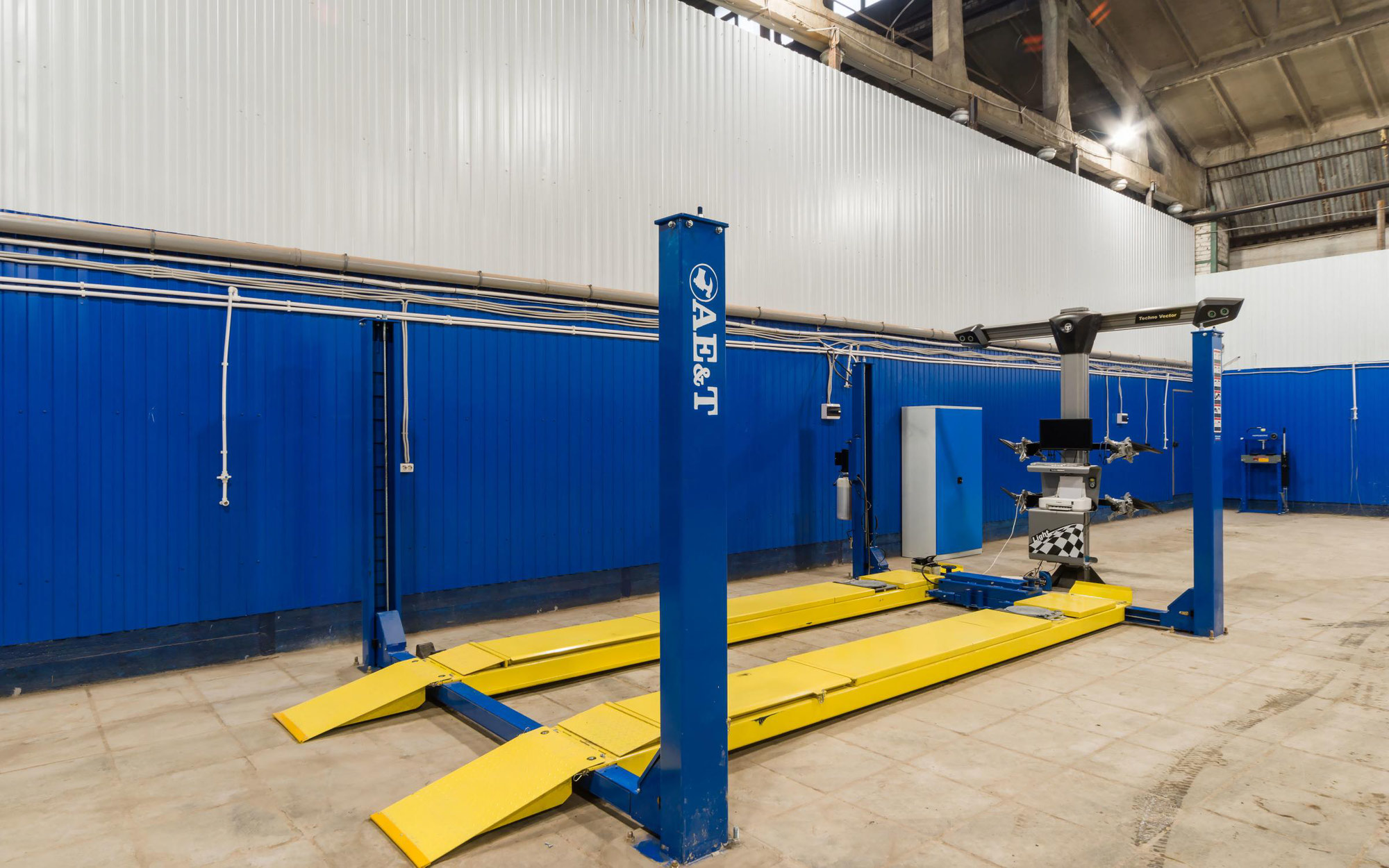 Фит сервис новокузнецк. Авторемонт в гараже. Фит сервис тольятти. Мир gm в мытищах. Автосервис hyundai.