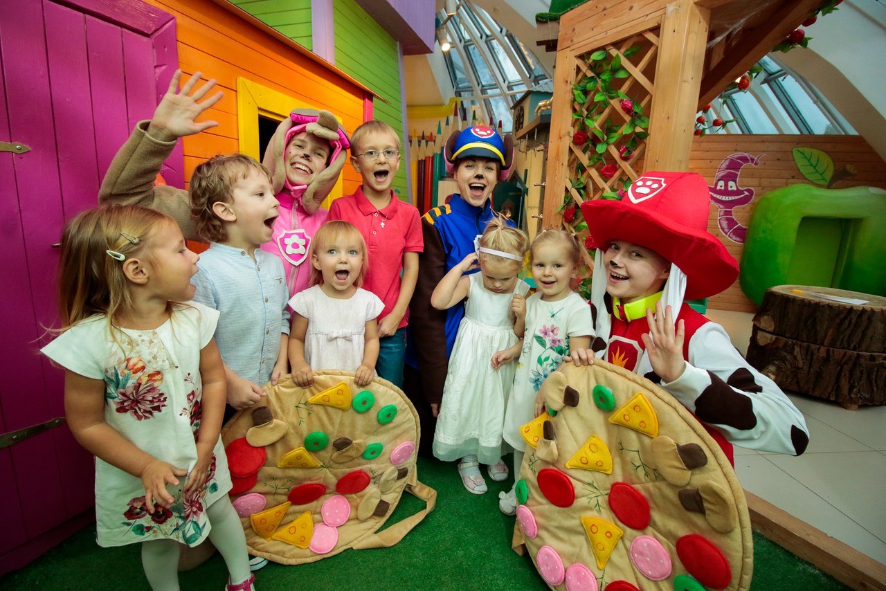 Детский центр солнечный город. День рождение в питере ребенку. Дети на дне рождения спб. Где отметить день рождения в спб. Театр-квест солнечный город.