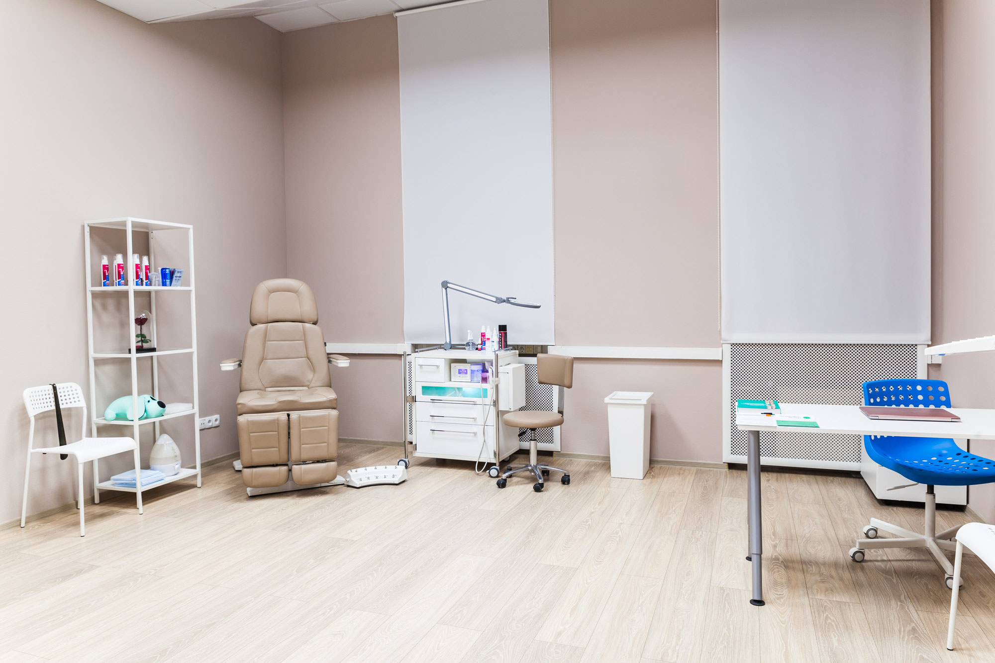 Центр подологии спб. Подолог комендантский проспект. Студия подологии. Оснащение кабинета подолога. Подолог комендантский проспект.