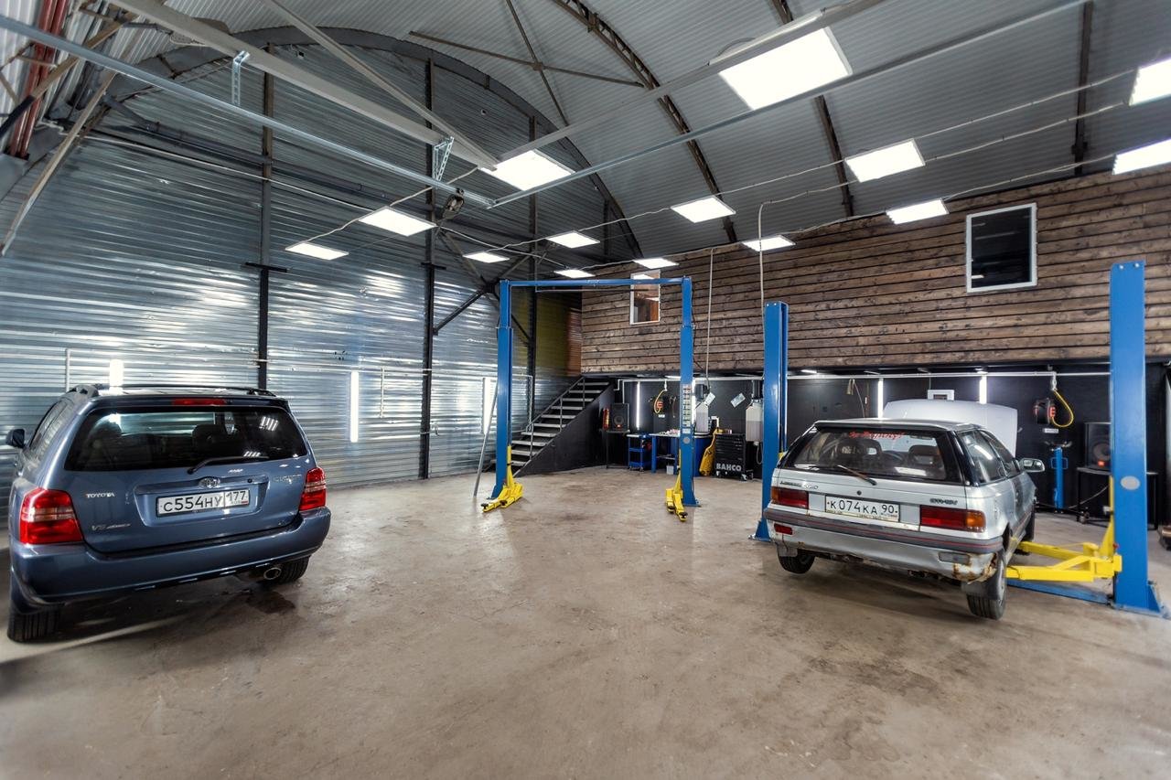 управляющий автосервисом