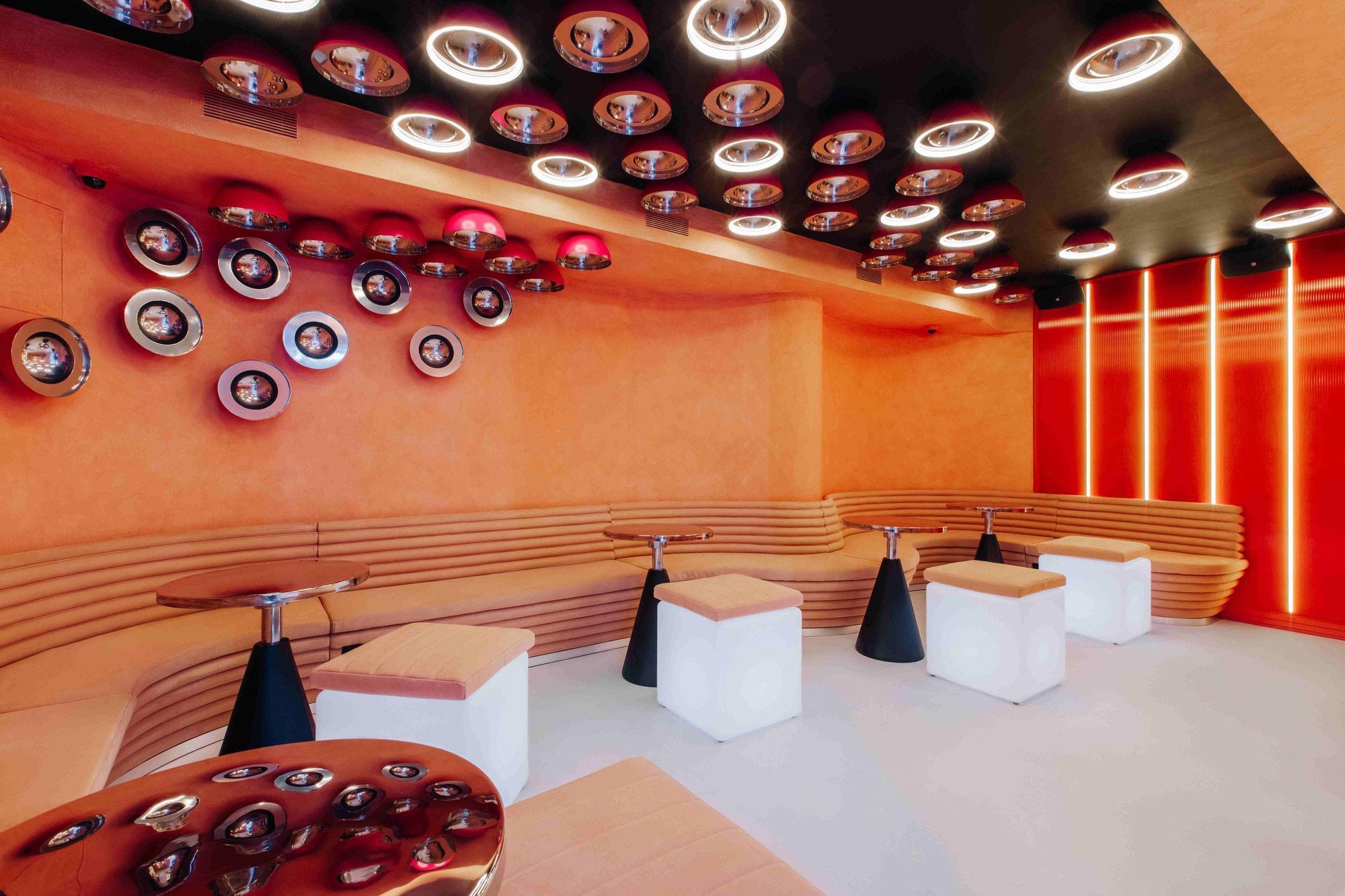 хром москва. хром бар москва. бар chrome rise up. хром бар москва. хромированные детали на авто.