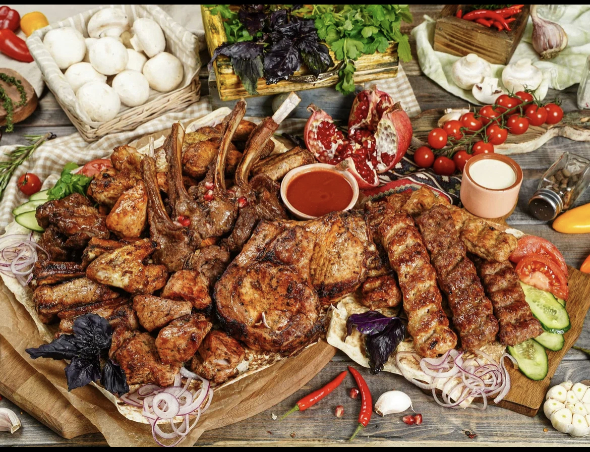 Шашлык и пицца лесной городок. Шашлык хаус тюмень. Шампур хаус нижегородская. Ассорти из шашлыков фото в хорошем качестве. Pizza shashlik.