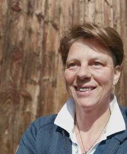 Raab, Dr. Friederike ---