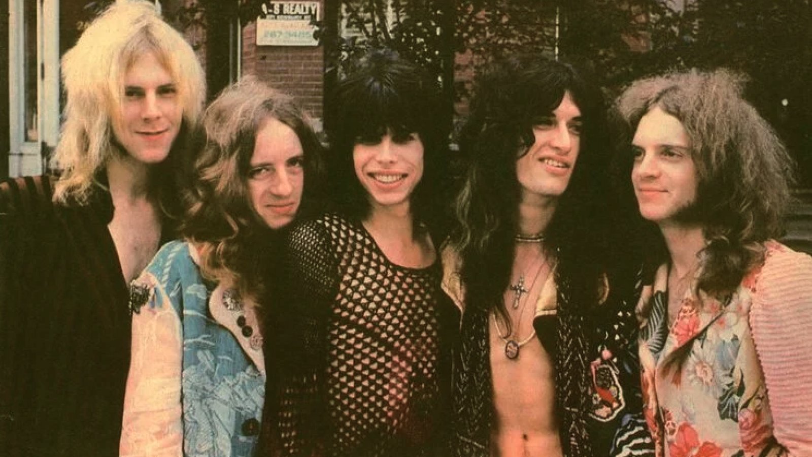 Sweet Emotion: La Canción que Salvó a Aerosmith y Nació de una Pelea entre Esposas