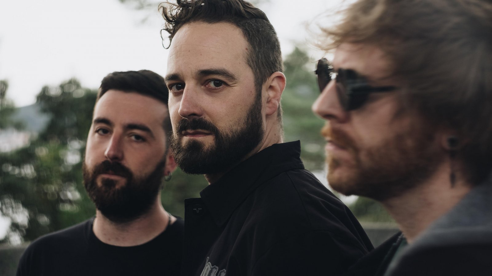 ARRHYTHMIA Lanza ‘INSACIABLES’: El Metal Alternativo Choca con el Rap de Rebeliom do Inframundo