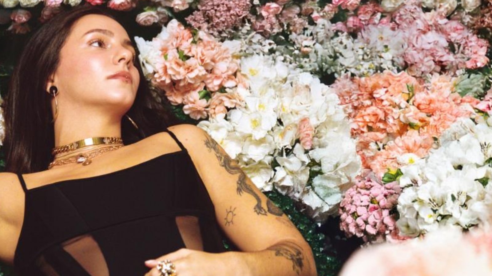 Suu se libera y muestra su lado más íntimo en su nuevo álbum: "Material Sensible"