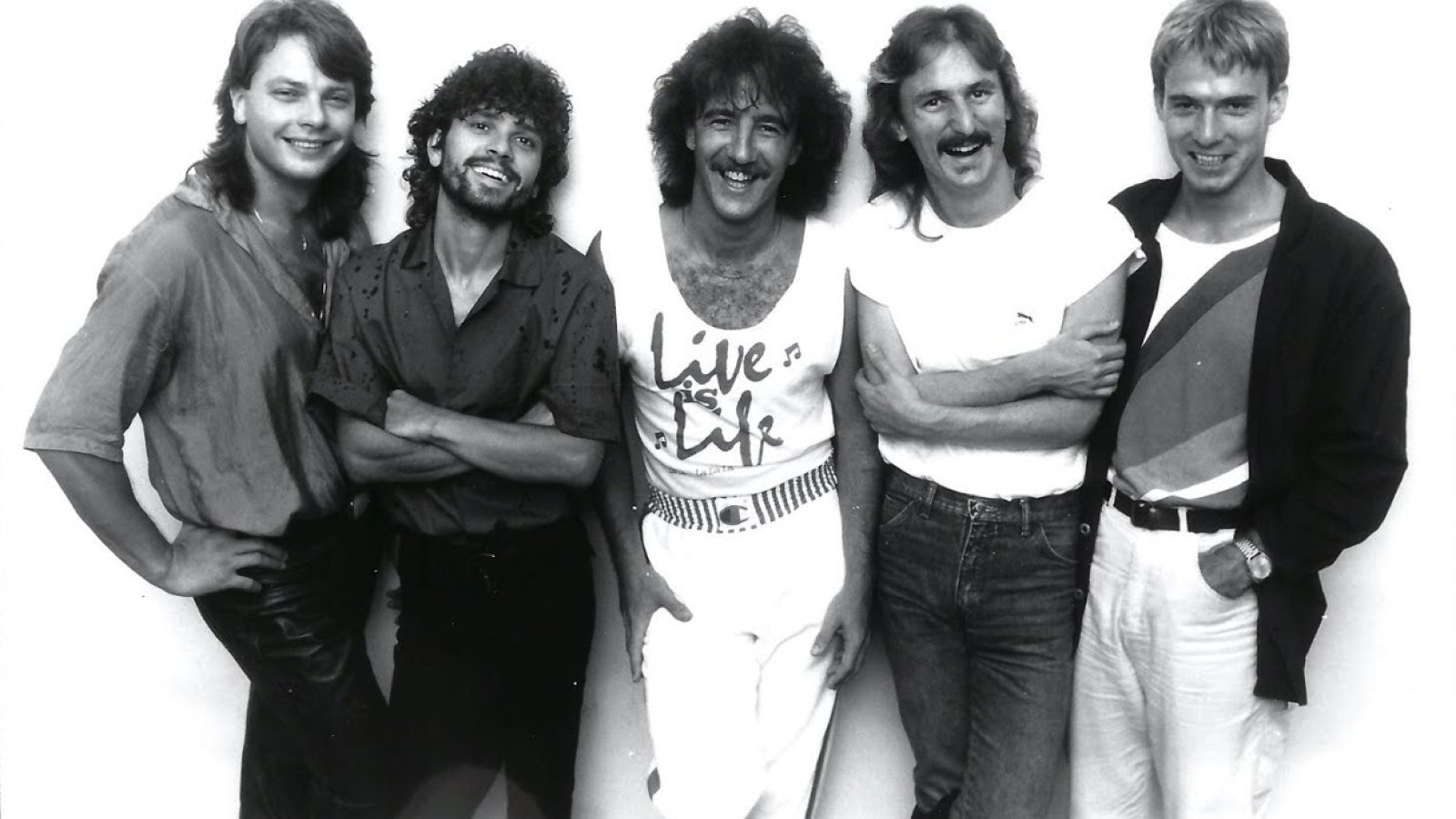 Live Is Life: El Himno de Opus que Conquistó el Mundo desde un Escenario