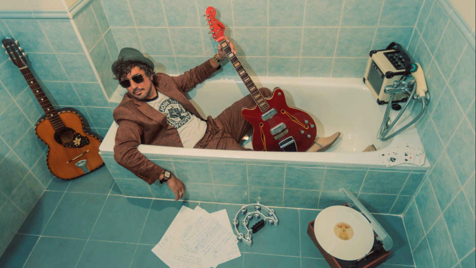 LAVIC estrena "Besos Esquimales": un salto al vacío entre la nieve y el rock