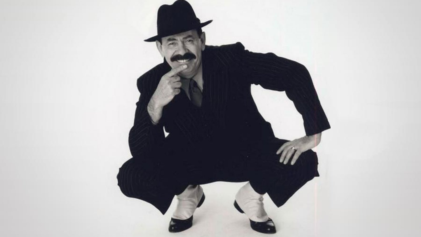 Scatman John: El Icónico Artista que Transformó la Tartamudez en un Himno Global de Superación