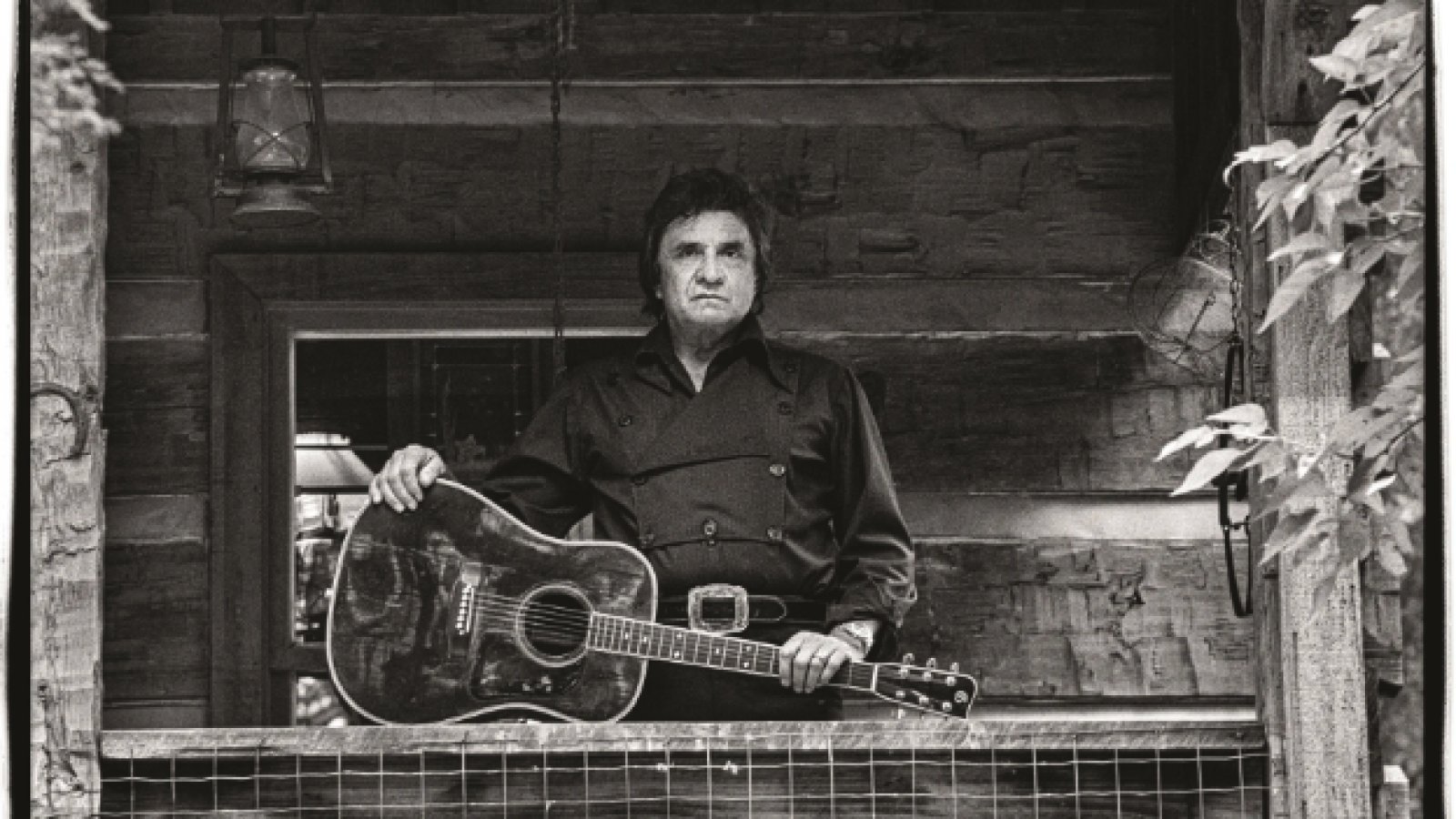 Johnny Cash: El Hombre de Negro, entre la Luz y la Oscuridad