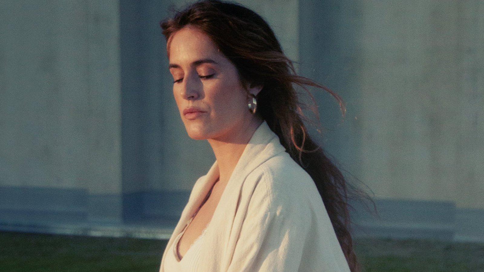 Maria Amolategui Estrena "Días", el Último Adelanto de su Álbum Debut