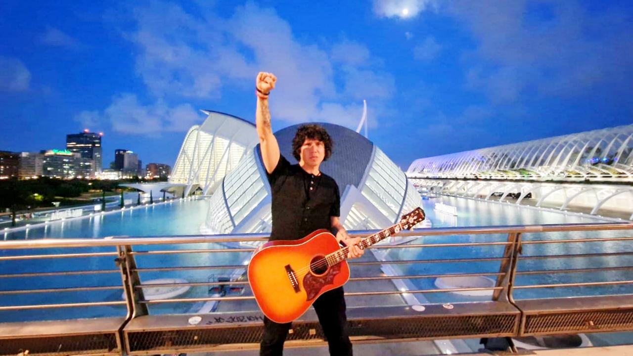 Wayo Regresa a Europa con Gira y el Libro-Disco "Reflexiones Paramusicales"