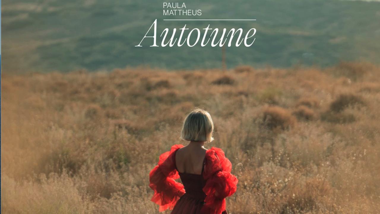 Paula Mattheus Lanza "Autotune", un Himno a la Autenticidad en la Era Digital