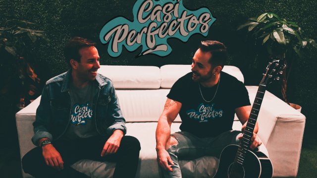 Casi Perfectos Lanza "Atlántida": Una Inmersión Sonora entre el Indie Rock y la Nostalgia