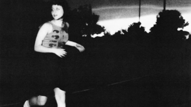 Julia Amor Acepta sus Contradicciones con "algo para regresar", su Nuevo Álbum