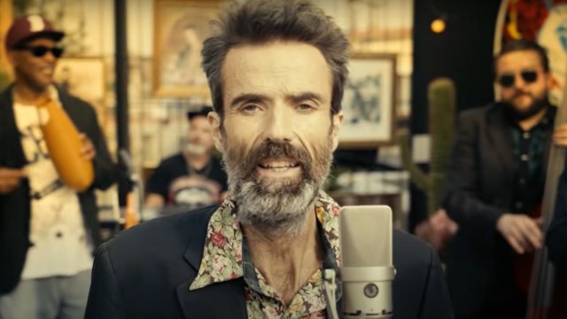 Vivir es Urgente: Un Homenaje a Pau Donés, el Poeta del Optimismo Total