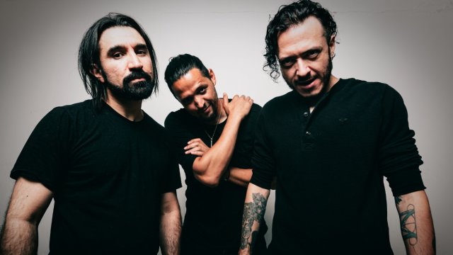 Demons My Friends Reedita su Álbum Debut y Estrena Video de "Ghosts Of You"