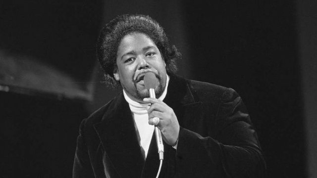 Recordando al Maestro Barry White: La Voz Más Profunda del Soul