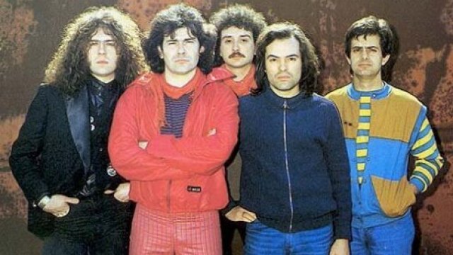 Si la perfección existe, se encuentra en "Días de escuela" de Asfalto, un tema cumbre lanzado en 1978