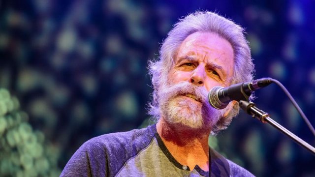 Adiós a Bob Weir: Se apaga la guitarra rítmica del "sueño americano" de los Grateful Dead