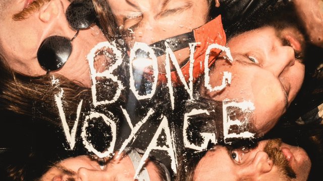 Bong Voyage: El Regreso del Exceso y el Hard Rock más Hedonista