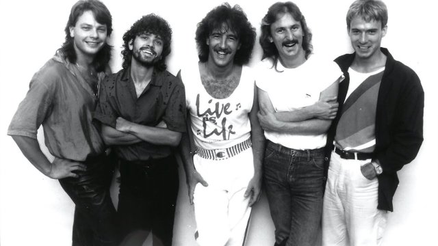 Live Is Life: El Himno de Opus que Conquistó el Mundo desde un Escenario