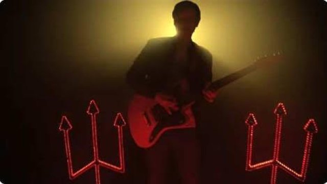 Chico Infierno desata el fuego del garage rock con su afilado nuevo single “Cuchillos”