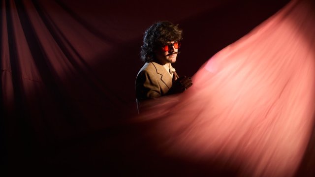 Paco Pecado reivindica el orgullo mediterráneo en su nuevo single «Rugío de sentir»