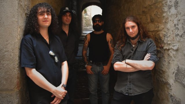 Steel Dragster Lanza "Gold Rush", un Sencillo Cincelado con Aire Setentero junto a Héctor Siviane