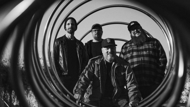 DOZER Celebra 30 Años de Stoner Rock con el Álbum Aniversario "Rewind to Return" y su Gira por Estados Unidos