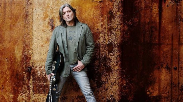 Boni: El Alma de Barricada y el Grito de una Generación