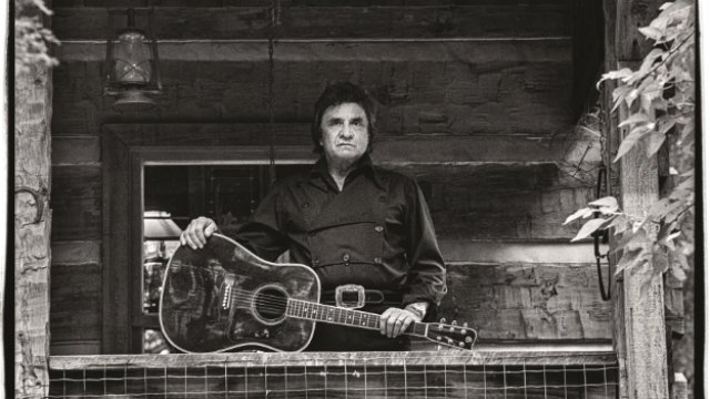 Johnny Cash: El Hombre de Negro, entre la Luz y la Oscuridad