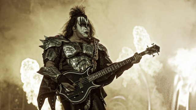 Gene Simmons: El Multimillonario Que No Cree en la Riqueza Heredada