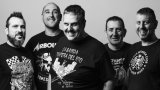 Quaaluders irrumpen con fuerza en la escena con su primer disco "No hay paz"