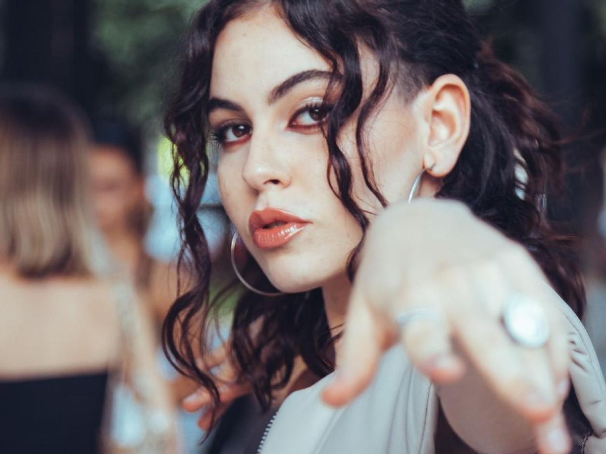 Julia Cry