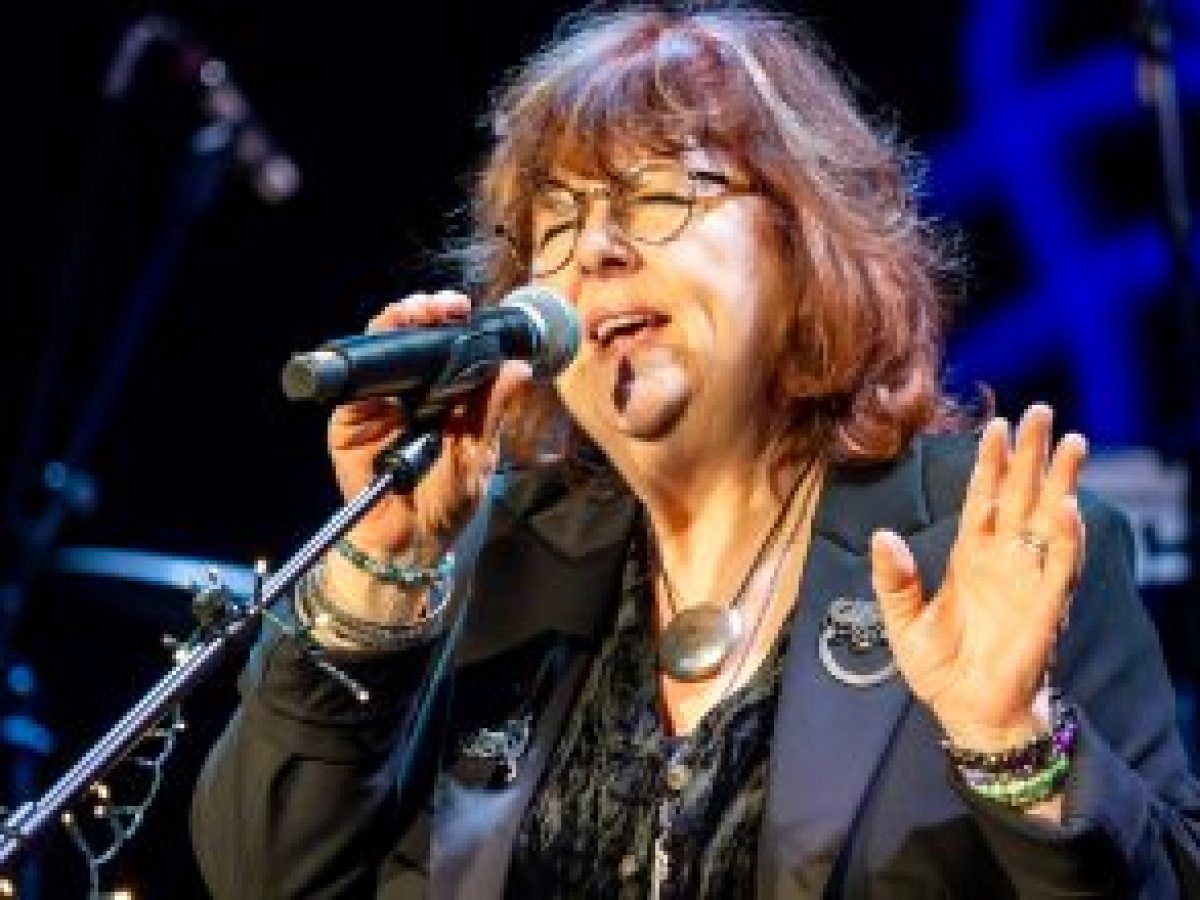 Maggie Reilly